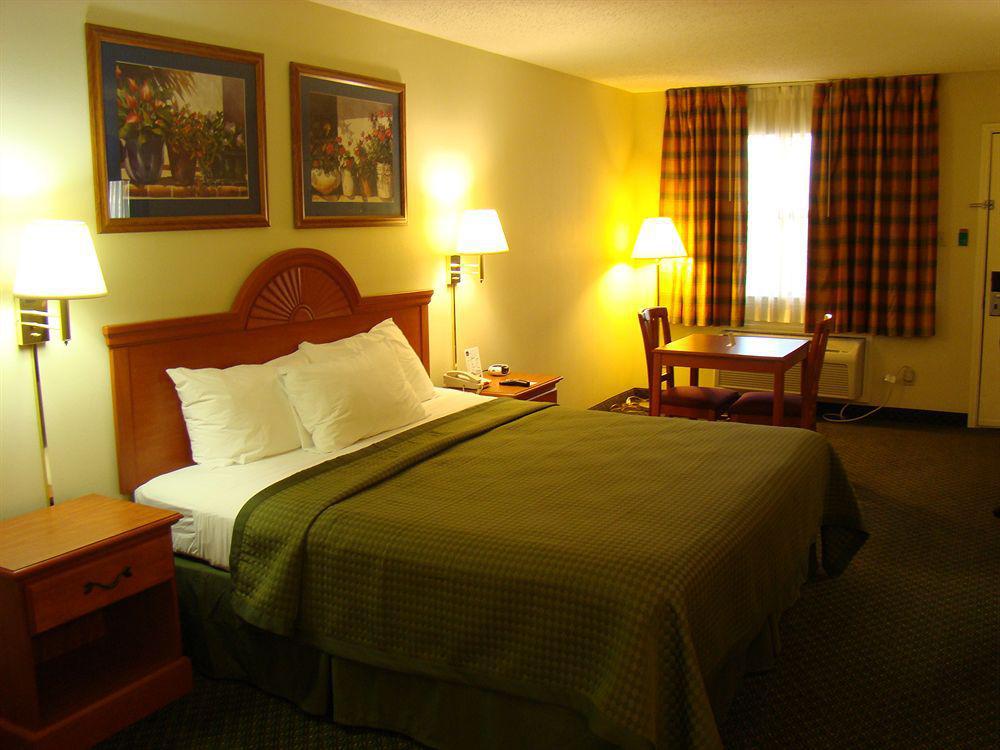 Quality Inn & Suites Garland - East Dallas Quarto foto